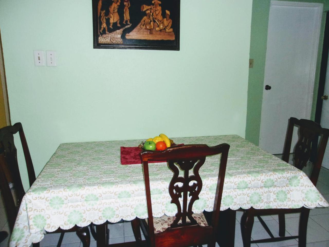 Central Oaklands Kingston Apt Екстер'єр фото